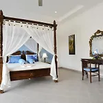 Aquarius Beach Hotel