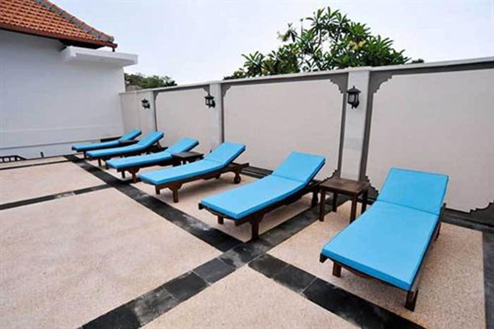Aquarius Hotel 3*